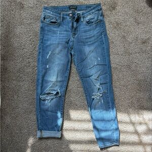 Judy Blue - Adelene Mid-Rise Girlfriend Cuffed Distressed Jeans